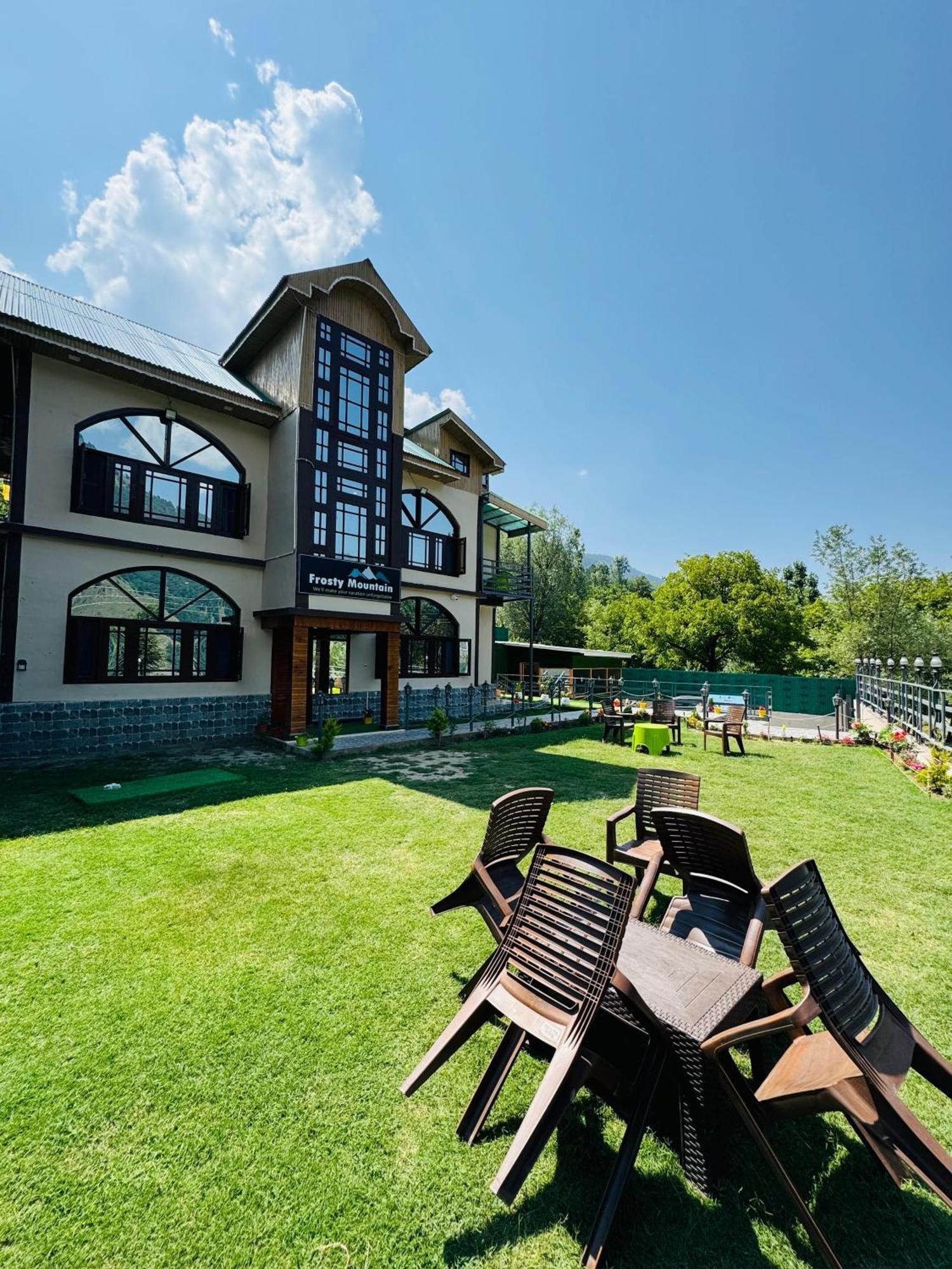 Frosty Mountain Resort Pahalgām エクステリア 写真