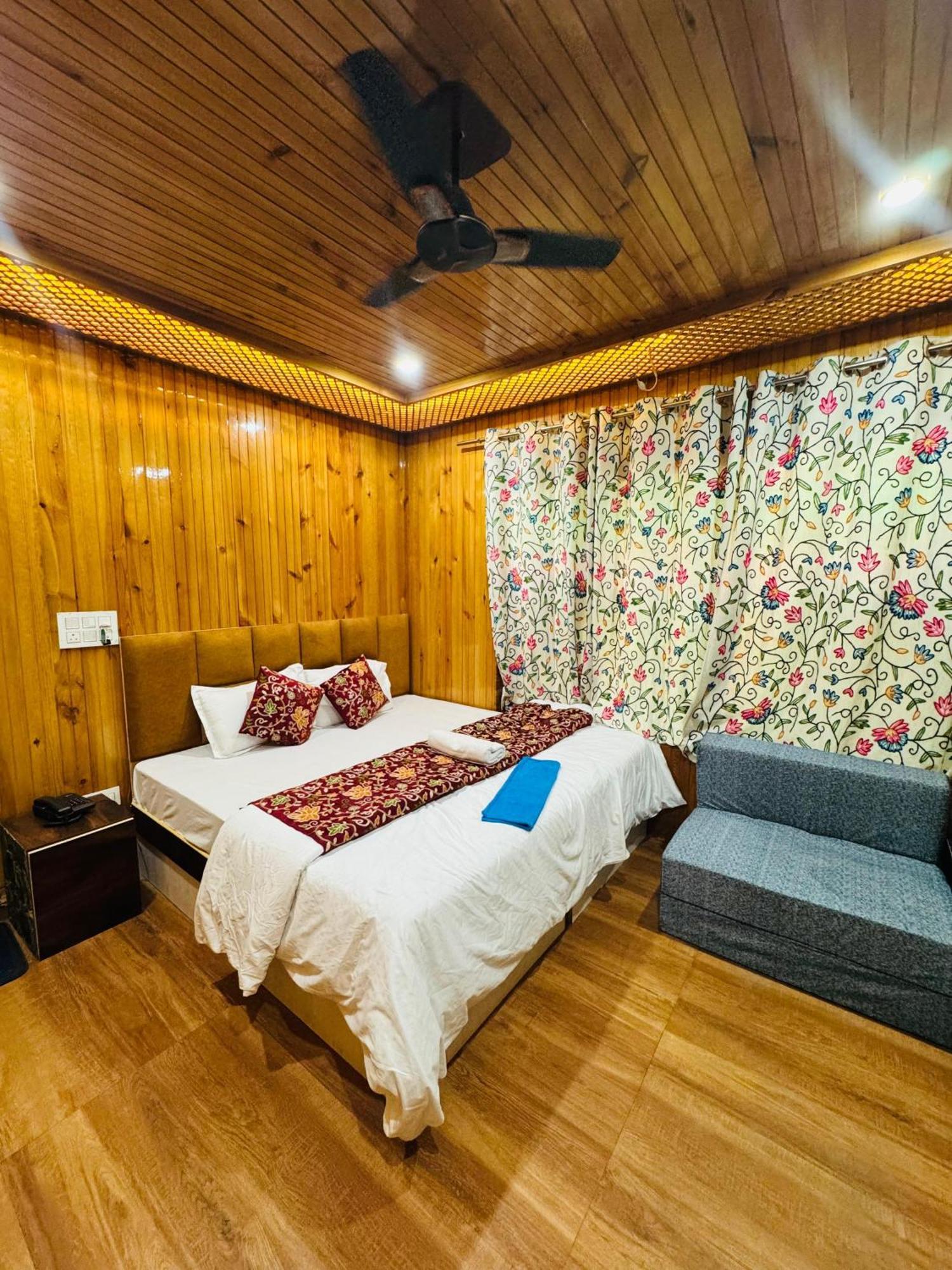 Frosty Mountain Resort Pahalgām エクステリア 写真