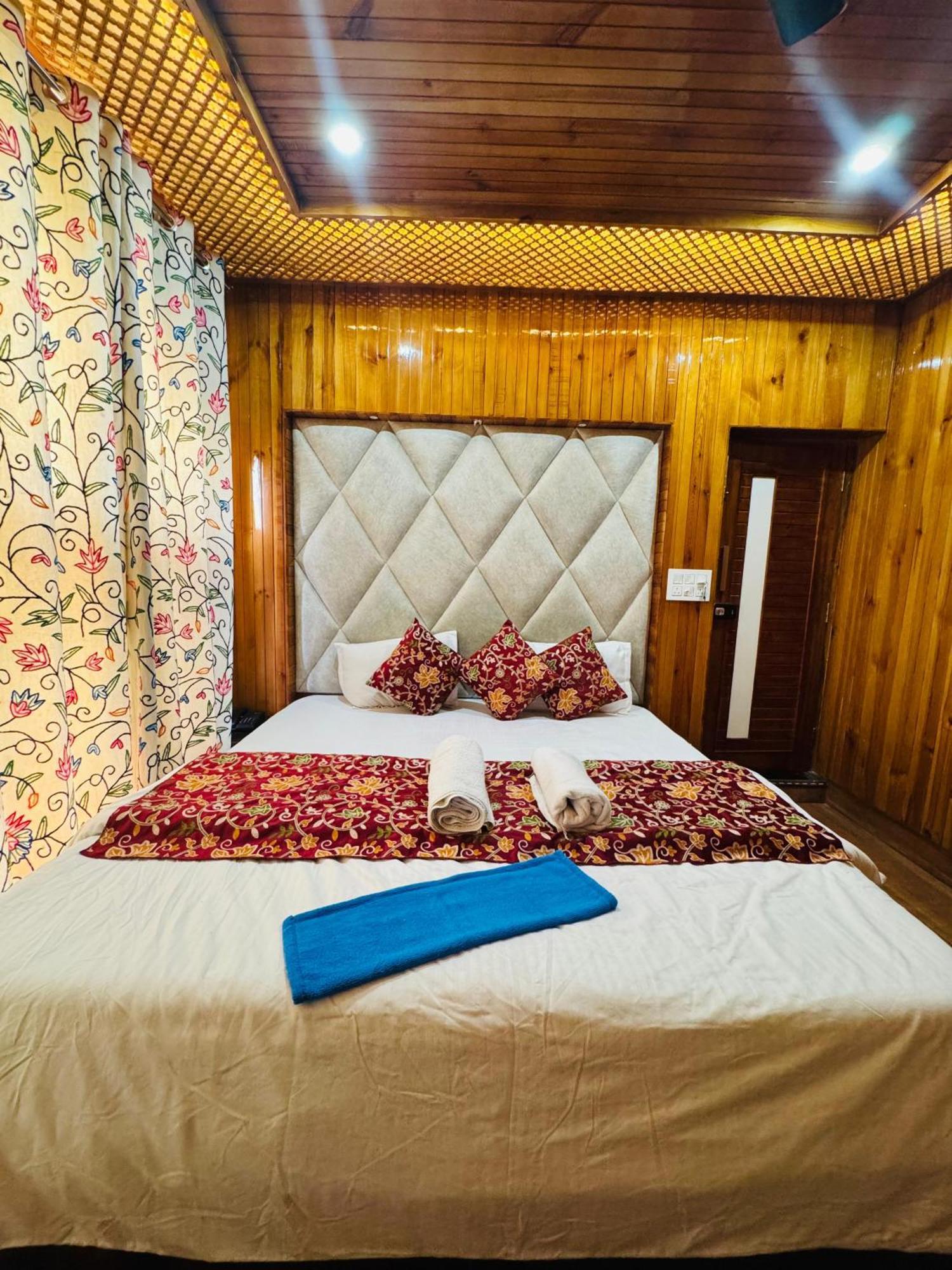 Frosty Mountain Resort Pahalgām エクステリア 写真