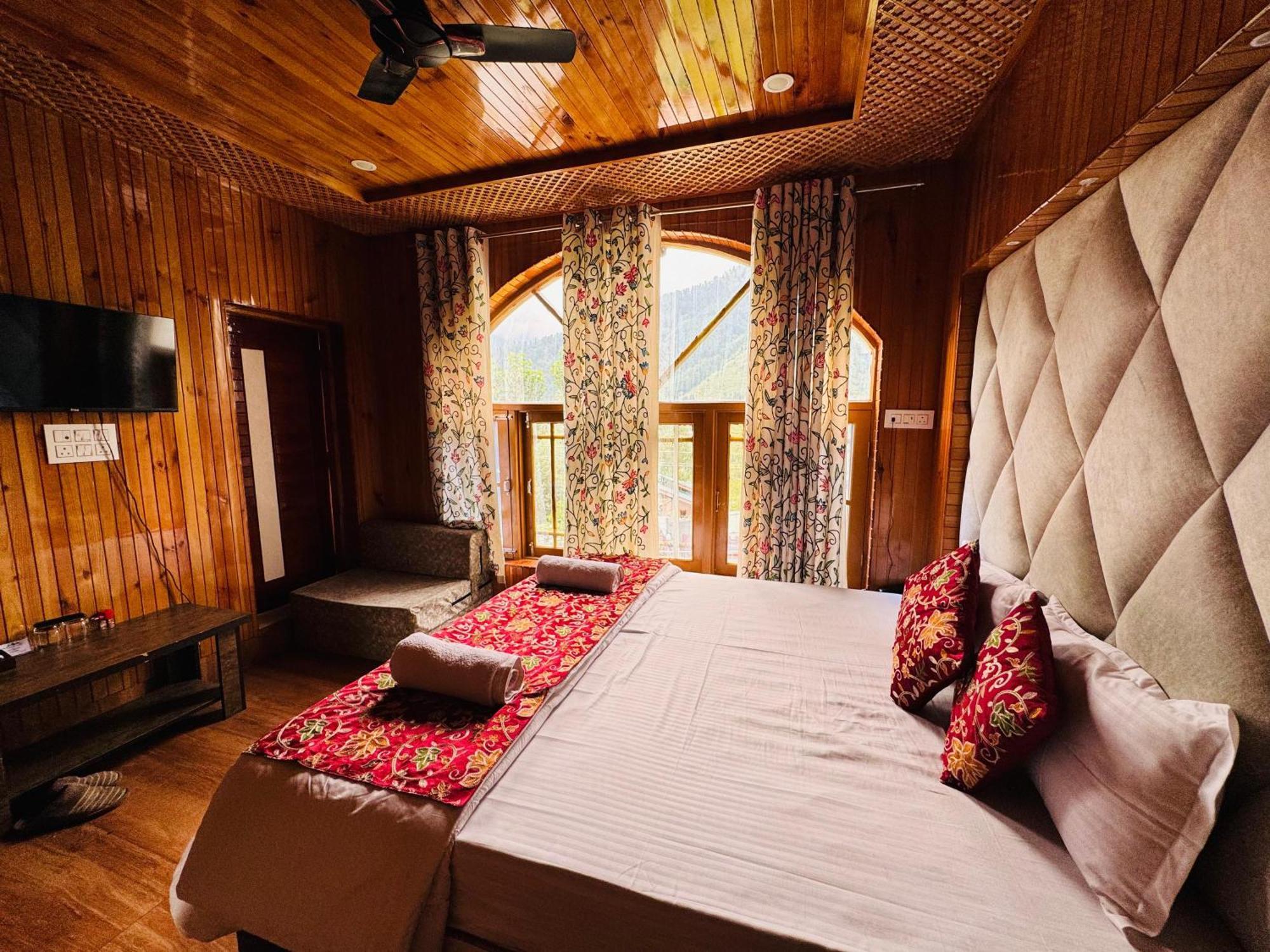 Frosty Mountain Resort Pahalgām エクステリア 写真