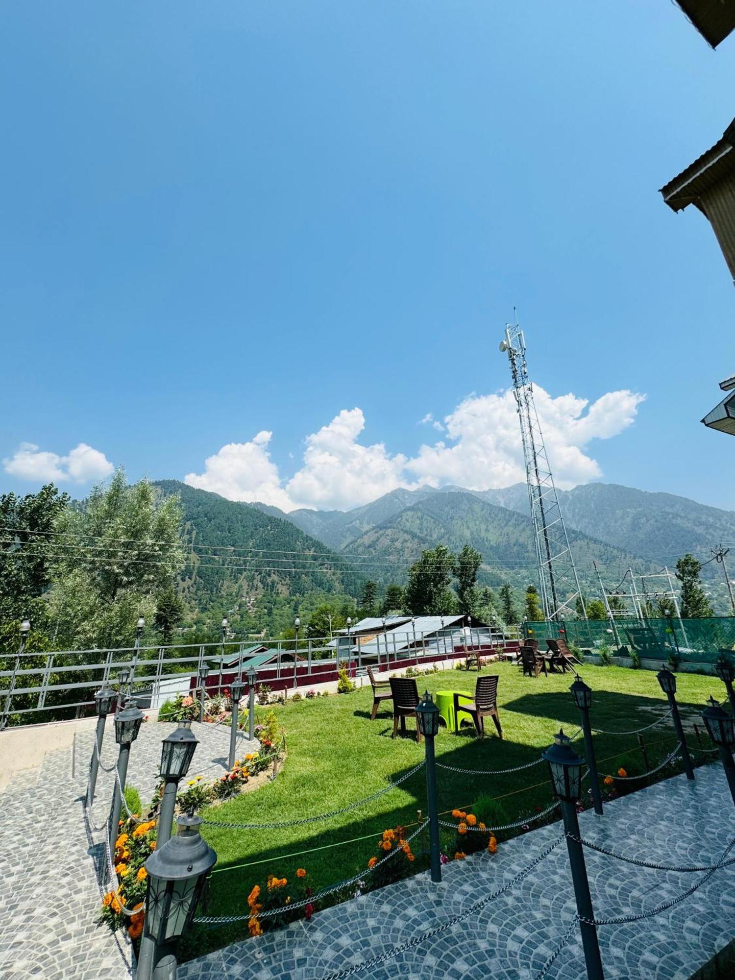 Frosty Mountain Resort Pahalgām エクステリア 写真